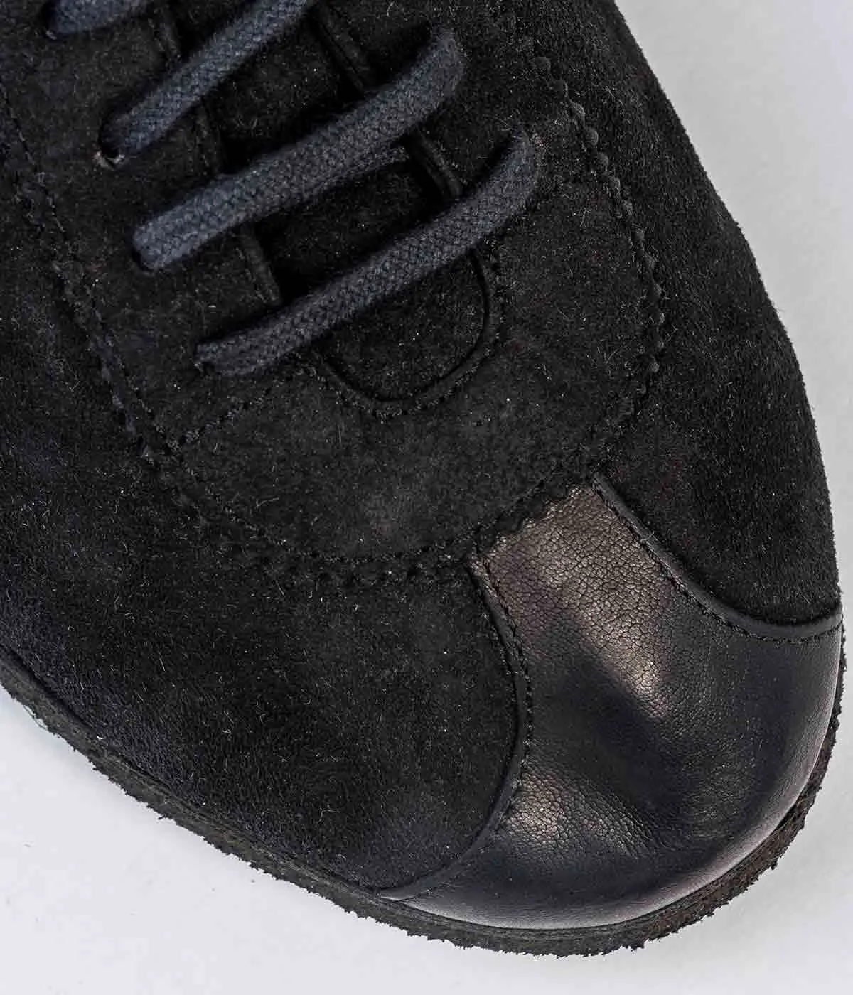 Black Kangaroo Reverse Sneakers