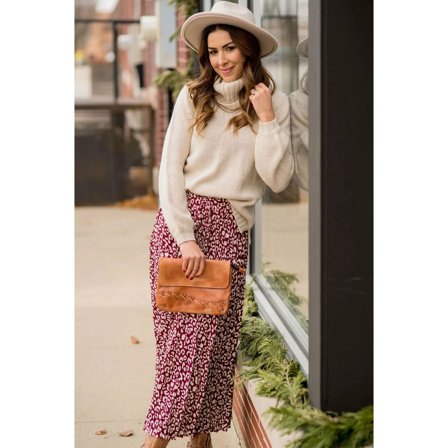 Sleek and Chic Leopard Skirt