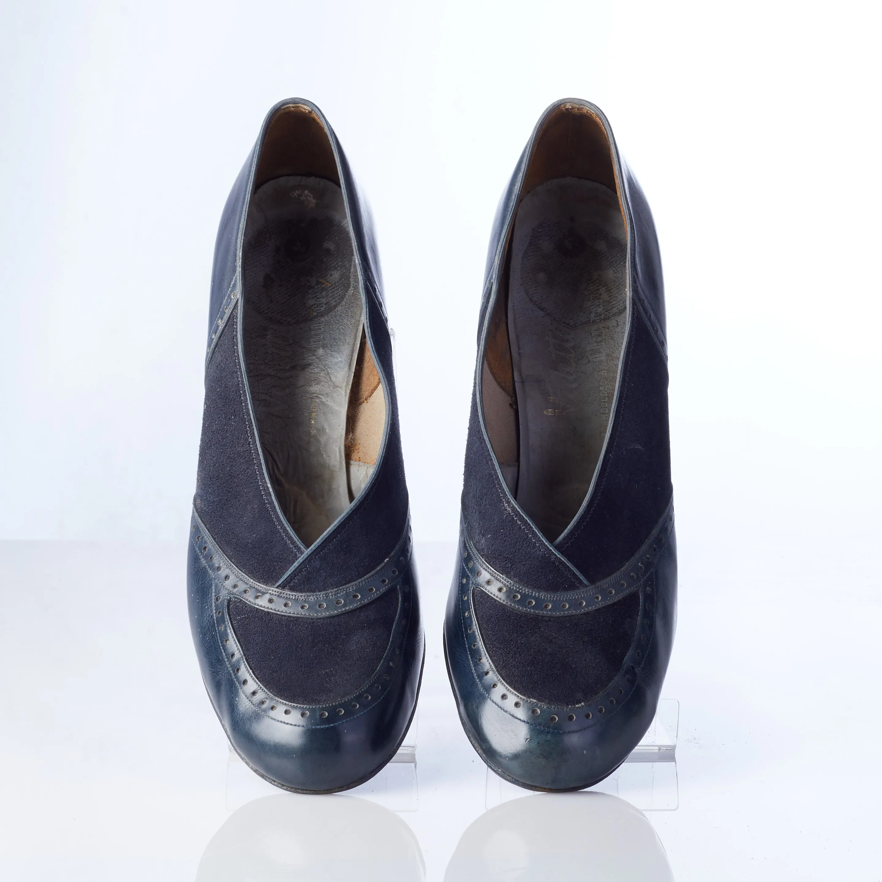 Vedette Vintage Court Shoe 1940's? Navy Blue Suede and Leather Size 38 (9AA)